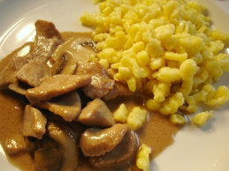 Kalbsgeschnetzeltes und Spätzli