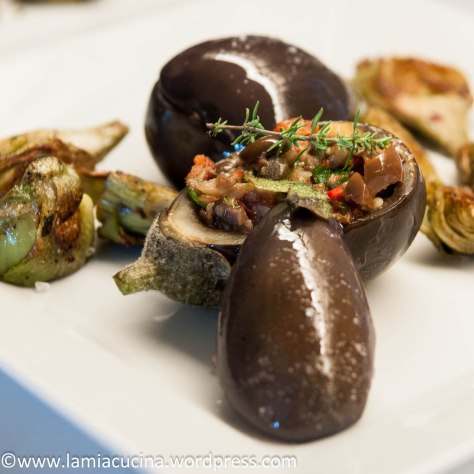 Gefuellte Mini-Auberginen