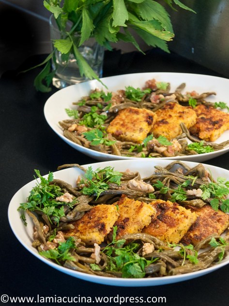 Polentakuechlein mit Doerrbohnensalat