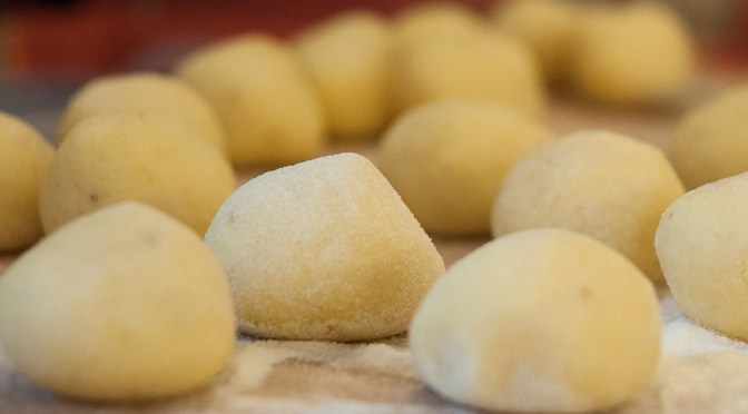 Deutsche Kartoffelknödel aus Schweizer Bergkartoffeln