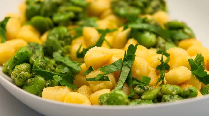 Goldnuggets aus Andengold mit Bärlauchbohnen