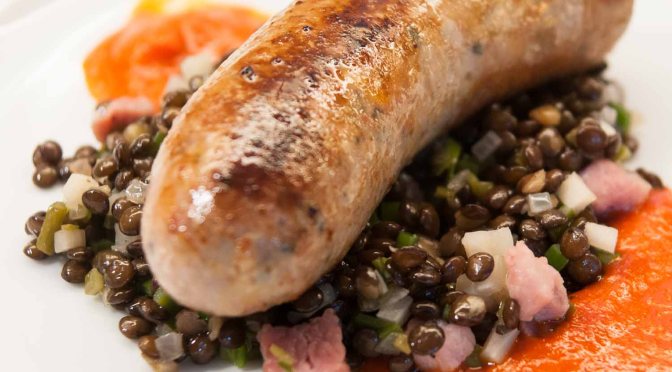 Salsiccia mit Linsen