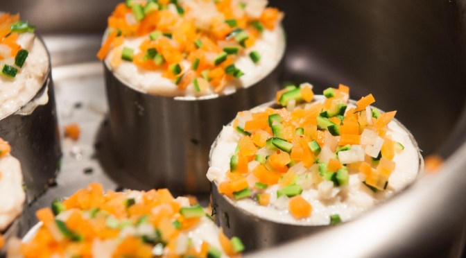 Röllchen von Eglifilets mit Fenchel und Linsen