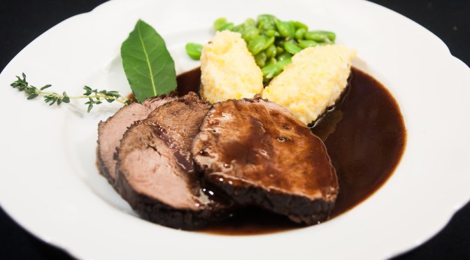 Niedertemperaturschmorbraten von der Kalbsschulter