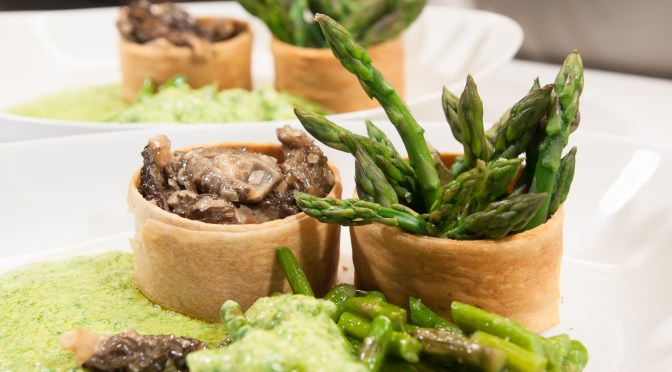 Grünspargel, Morcheln, Bärlauchsauce