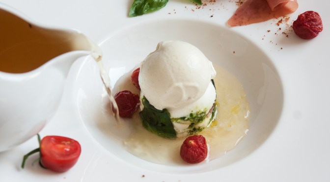 Mozzarella, Tomate, Basilikum