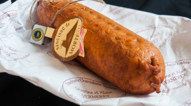 La Belle de Morteau mit Quarkpizokels und Bärlauchöl