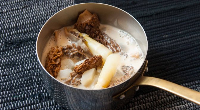 Cassolette d’asperges blanches et morilles printanières