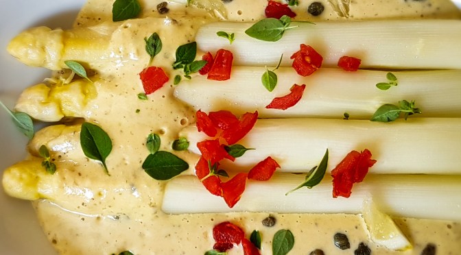 Asparagi tonnato