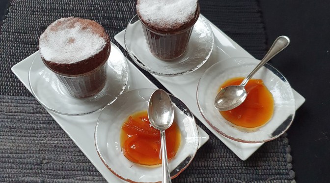 Schokoladensoufflée mit Kumquats
