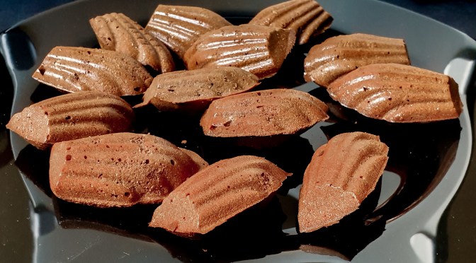 Yünnan-Tee und Schokolade-Honig-Madeleines