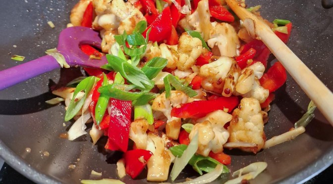 Kung Pao Blumenkohl. Ka Pü mit Lapsang Souchong